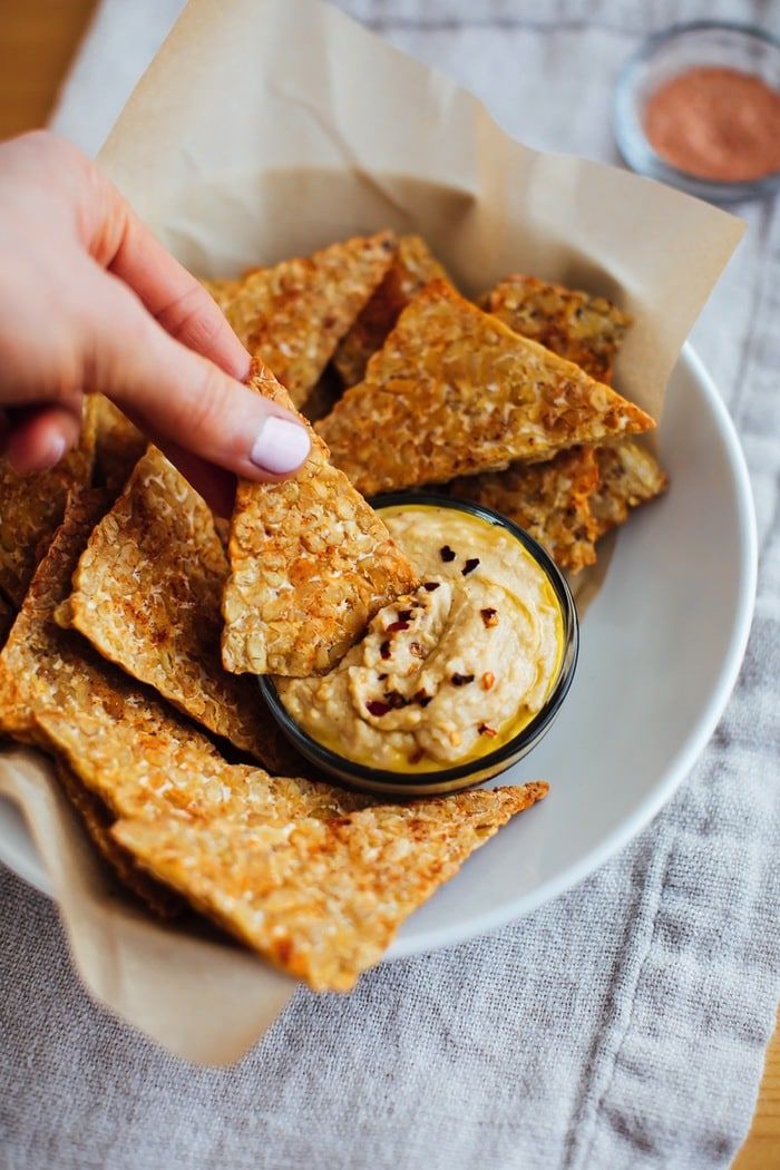Tempeh chips with dip